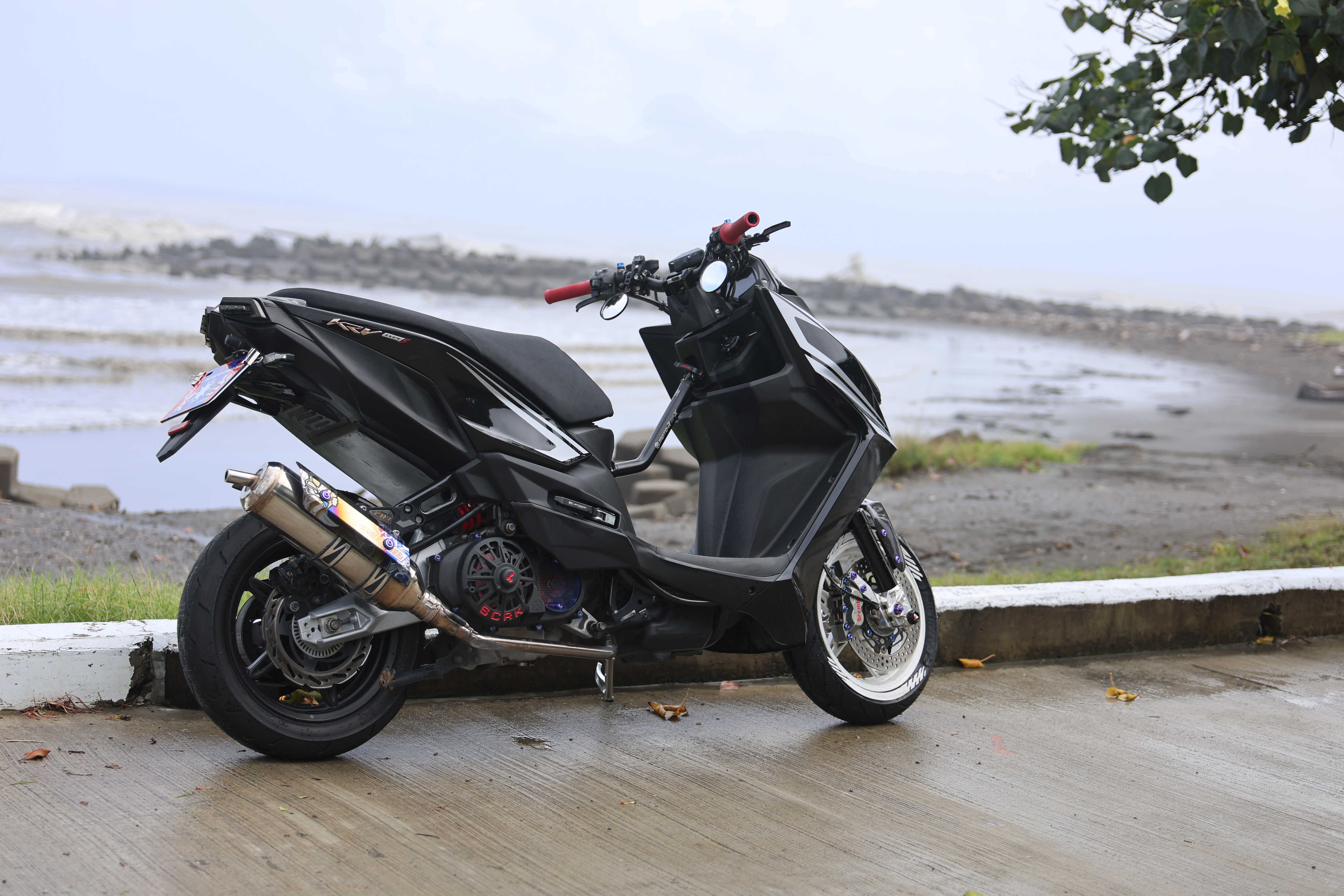 KRV 車頭與燈具細節