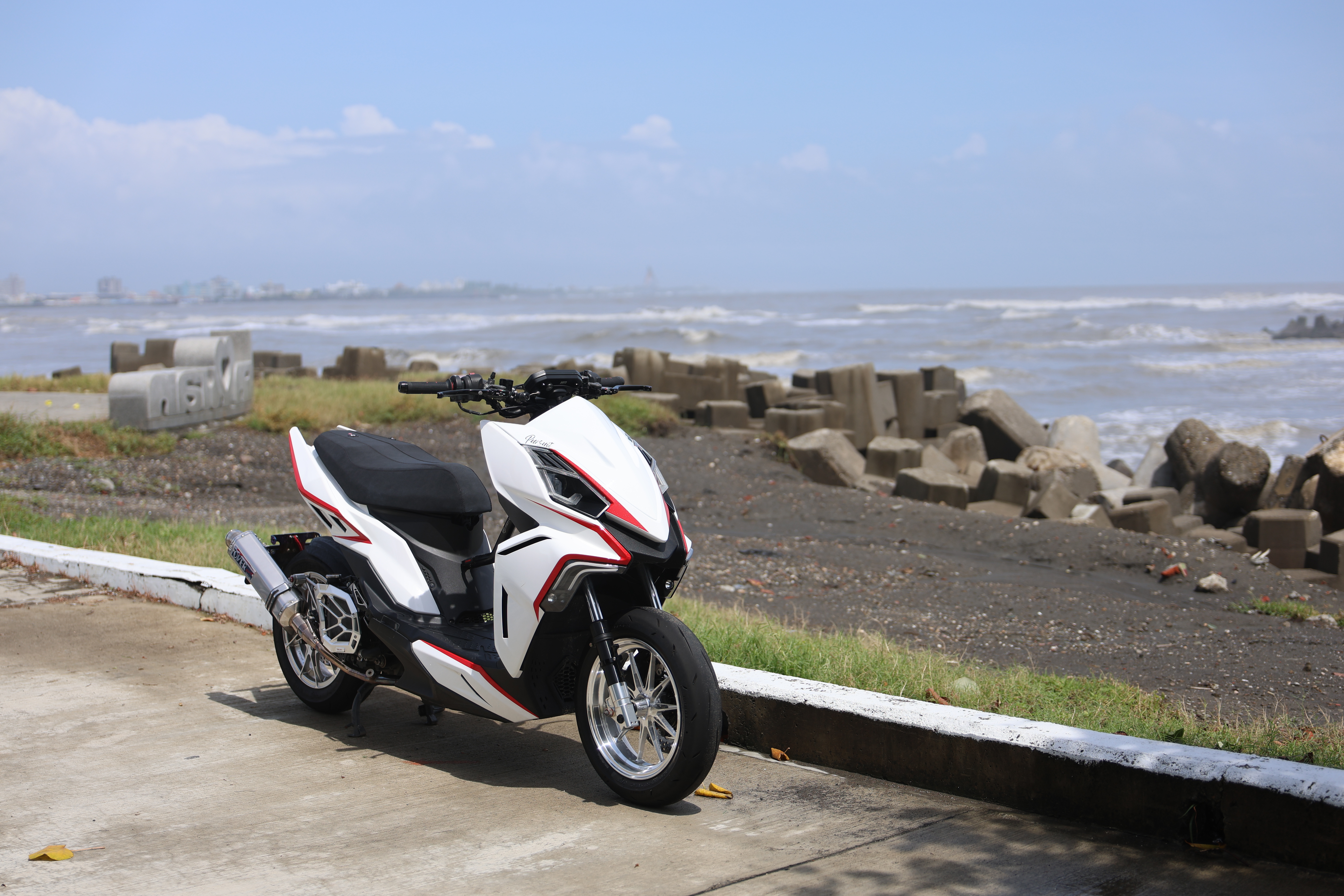 紅白DRG海岸全車姿態