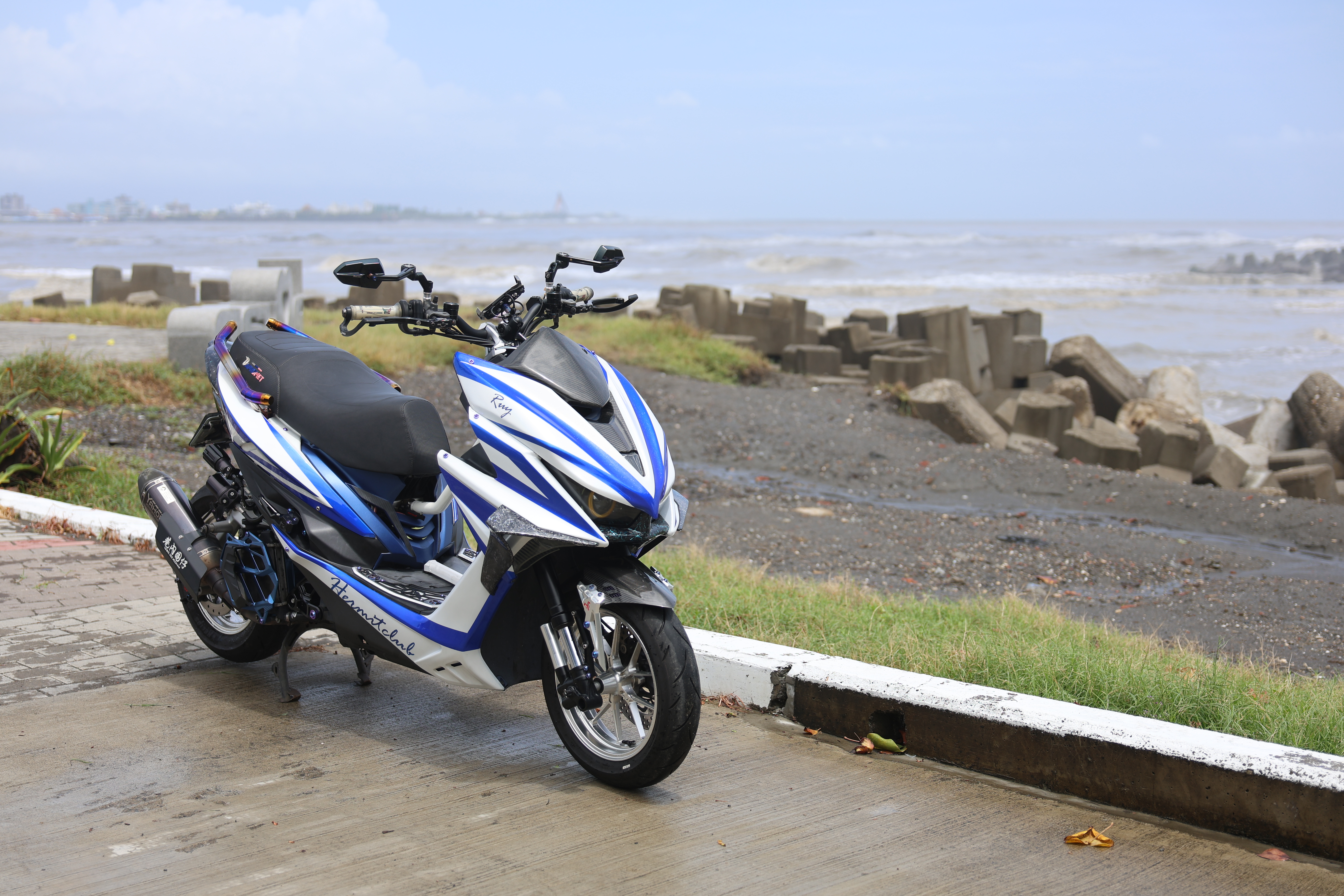 Force 1.0 海岸全車三分之四視角