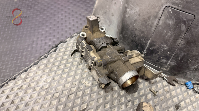 超級髒的節流閥