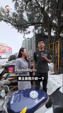 原影片約00:21實際畫面。HK2 Wheels帶來的NSR250與現場介紹,保留第四期原片車輛樣貌。