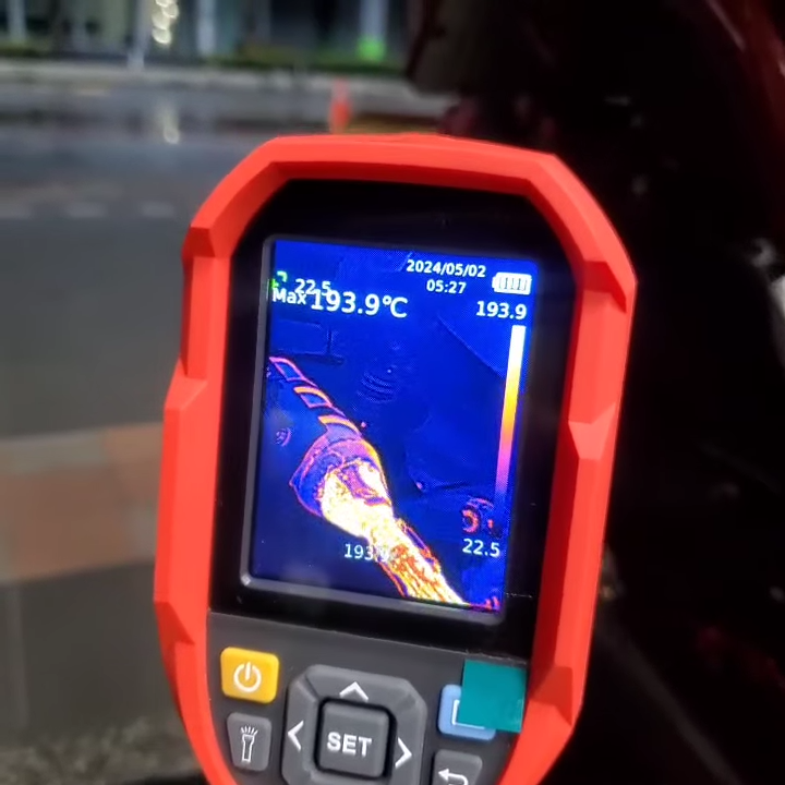 專業機車技師評估油冷系統