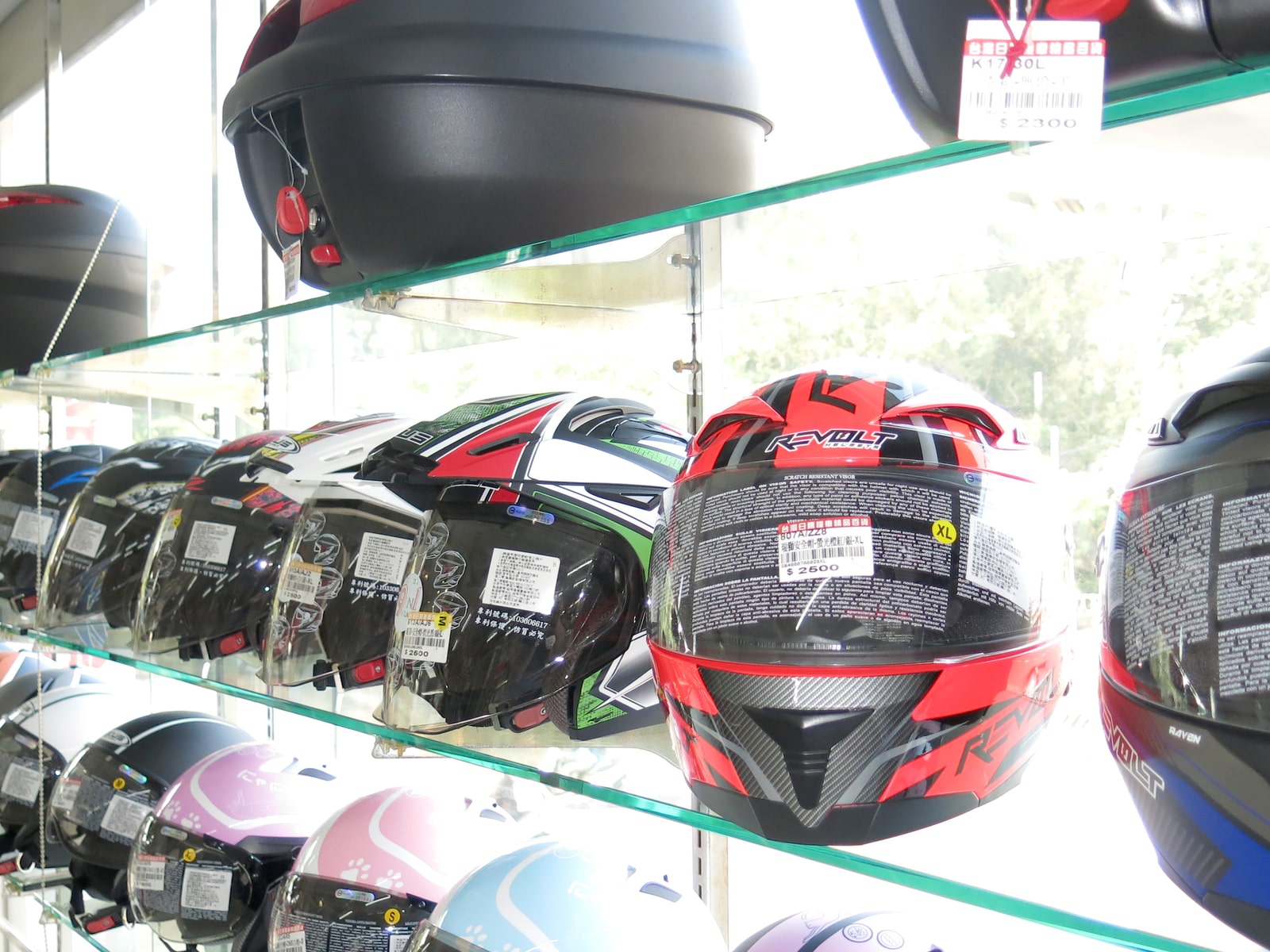 安全帽與騎士裝備展示